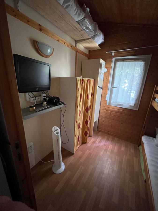 Chalet Agreable En Bord En De Mer. Le Port-des-Barques Ngoại thất bức ảnh