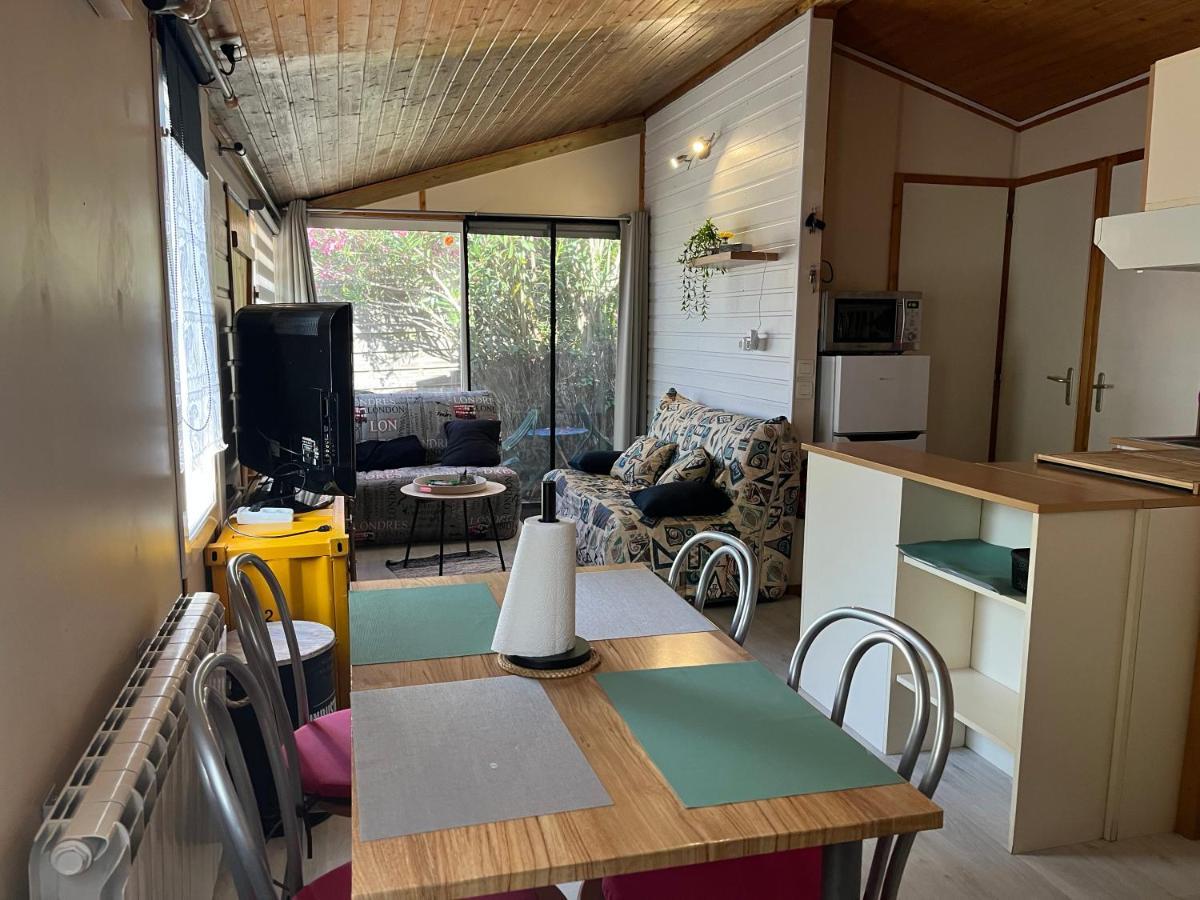 Chalet Agreable En Bord En De Mer. Le Port-des-Barques Ngoại thất bức ảnh